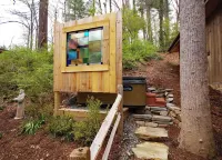 Shady Grove Cottage -Natural Setting In Town Hotels in Weaverville