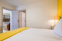 A detached vacation home with country house charm