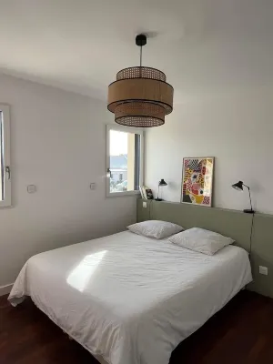 Ideal for families, 5-minute walk from the beach, between Dinard and Saint-Lunaire Hotels near SIM Aero Dinard Training Center