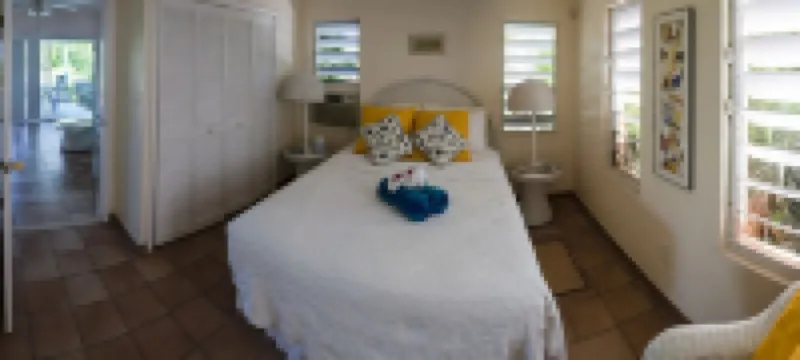 Grace Bay Beach 7Acre Resort: Guesthouse Ocean Views+Pool+Oceanfront+Lush Garden