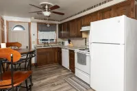 Super cute home located on a dead end street close to Lambeau Field Hotels in Allouez