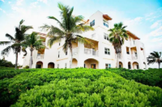 3 bedroom beachfront penthouse with stunning views! Hotels in Wheeland Settlement