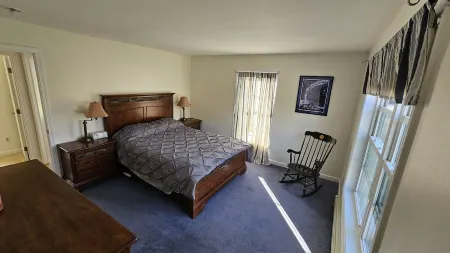 Quiet 2nd floor, 3BR apartment in Ellsworth - Gateway to Acadia & Downeast Maine