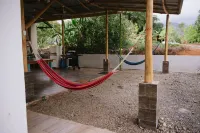Tarzan Jungle Home - Pool, Waterslide, AC, Fast Wifi!