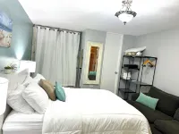 3BDR Condo, WIFI, Balcony, Parking, Pool, AC, 2 min from the Beach 보케론 호텔
