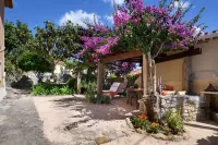 Pedra & Cal, a spacious 200 year old village house Hotel a 