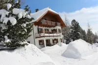 Exclusive vacation apartment with a sauna and fireplace