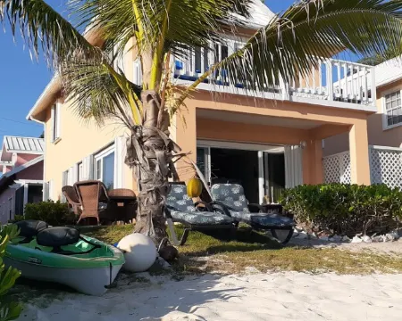 Mahogany Point 5: 3 BR / 3 BA villa in North Side, Sleeps 6 Hotels in North Side