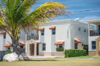 Gated Beachfront House - 10 Minutes from Kingston Các khách sạn gần Dream Beach