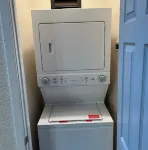 Quiet and Cozy 1 Bedroom Apartment close to the beach!