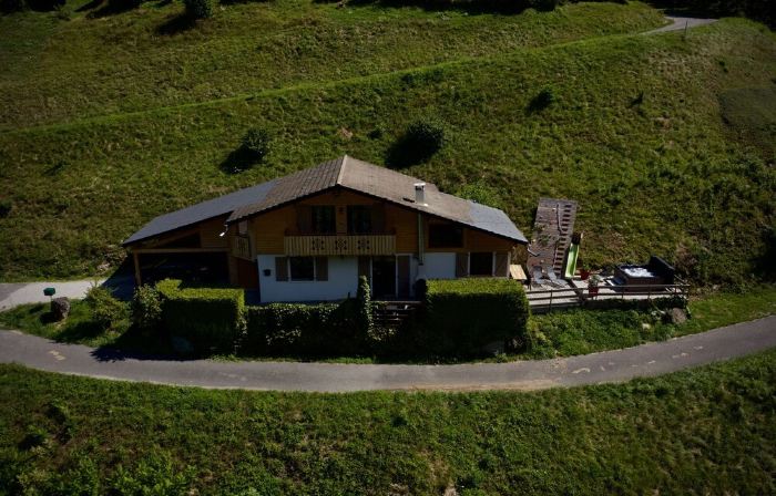 Chalet Haute Savoie quiet jacuzzi wifi near Lake Annecy