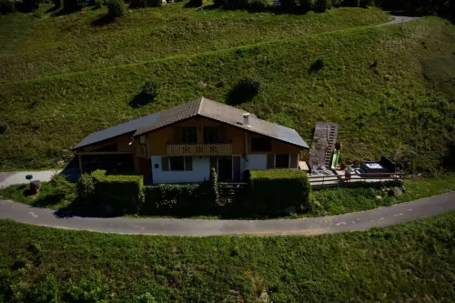 Chalet Haute Savoie quiet jacuzzi wifi near Lake Annecy