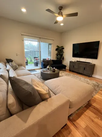 Beautiful New Home Downtown SXSW ACL F1 HQ