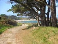 Family house at the beach with 10 bikes, games,  hens, sheeps Hotels in Pleumeur-Bodou