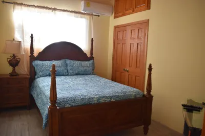 The Blue Oasis 242 - A beautiful, private, clean escape! Hotel a 