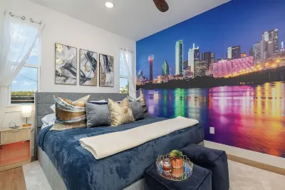 Modern 3 Bed 3 Bath Home with Rooftop Patio Minutes from Downtown & Deep Ellum Hotel in zona Pleasant Grove Stadium