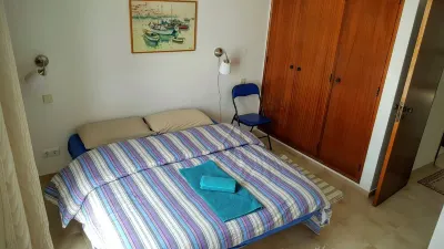 2-storey house with small garden and balcony Hotel in zona Icone Bar