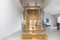 Luxury living, private pool and spectacular views!