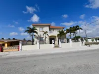 Newly Build - Across The Road from The Beach  - 7 bdrm/7 bthrms Hotels in Savaneta
