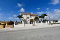 Newly Build - Across The Road from The Beach  - 7 bdrm/7 bthrms