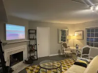 Great for Families walking distance to great sites Hotels in Capitol Hill