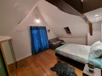 4-bedroom apartment with balcony