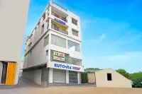 FabHotel the Crown - Near Star Mall Hotels near Ananda Dhara Children's Park