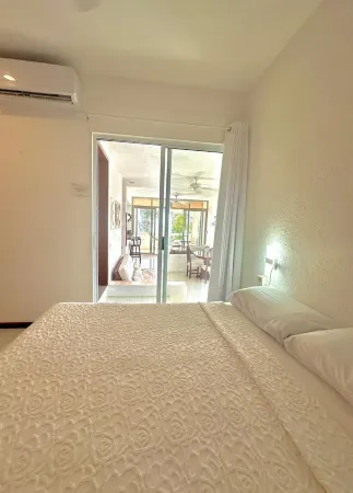 Direct Oceanfront, Corner Balcony Panoramic View of Beach, Half Moon Bay, Akumal