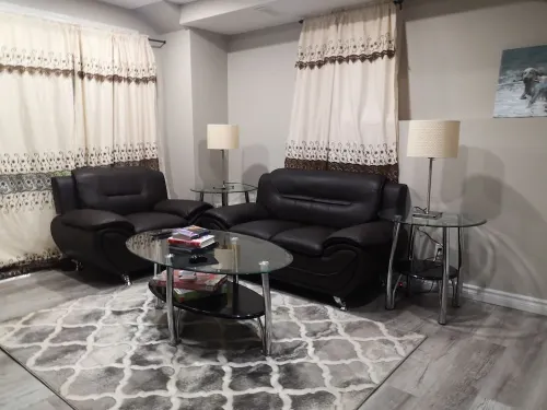 Comfortable 2-bedroom walk out basement Hotels in Haldimand County