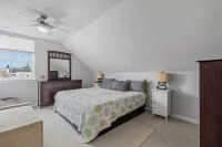 Harbourview Loft B Two Bedroom Loft Apartment Located in Downtown Summerside Hotels near Summerside Outer Range Lighthouses