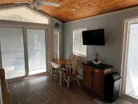 The Sleepy Turtle, with Pool!