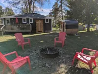 Cozy Beach Cottage with Sauna & Spacious Backyard just 5mins from the Beach