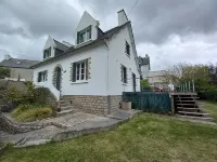 Villa Oceane au Coeur de Carantec à 150 Mètres du Bourg et 200mètres de la Plage Hotels in Carantec