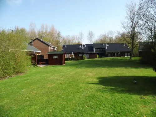 Quiet corner house 3/23 newly renovated, washing machine, WLAN, close to the beach