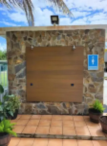 New listing! Spacious 4-bedroom, water-front house in Las Picuas, Río Grande.