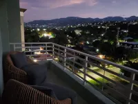 "The Oasis" PH 1 BR with AC, WiFi, complimentary Netflix & 24/7 security.