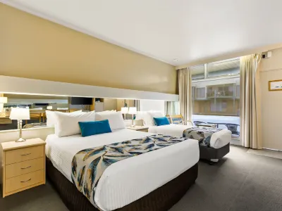 Comfort Inn & Suites Lakes Entrance Hotels near Palmer's off-leash fenced dog park