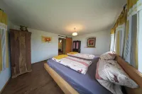 Traditional square farm In a quiet, natural location with a great atmosphere! Liebenau 호텔