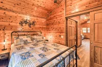 Charming New Bern Log Cabin - Pets Welcome! - Pet-friendly