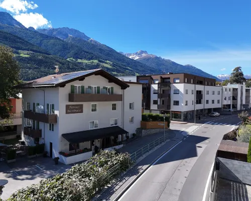 Pension Pernthaler Hotels in Silandro