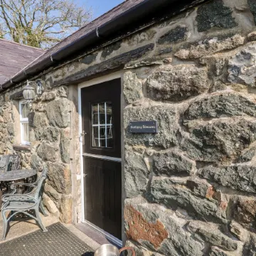 Bwthyn y Dderwen