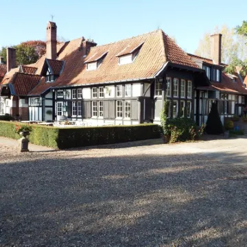 Hotel Kasteelhof 't Hooghe Hotels near Ypres Train Station