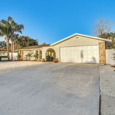 2 Mi to Beach: Home w/ Pool, Grill & More in Largo