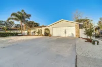 2 Mi to Beach: Home w/ Pool, Grill & More in Largo - Homestays