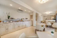 Hotel & Residence Exclusive Hotels in Marinella di Sarzana