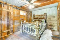 1/2-mi to Lake: Cabin on 43 Acres in Shell Knob! - Homestays