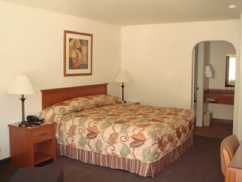 Premier Inns Tolleson Hotels near Ak-Chin Pavilion