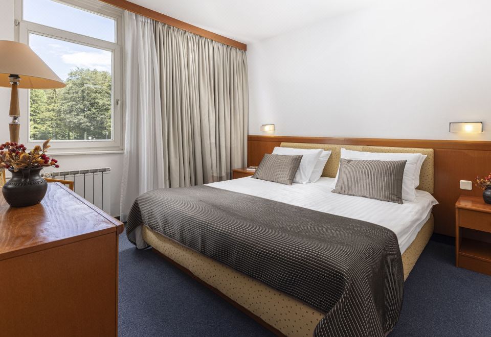 호텔 예제로의 깔끔한 로비