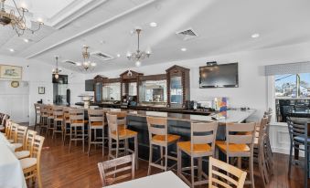 Tavern on the Bay Hotel - Frank Sinatra Suite