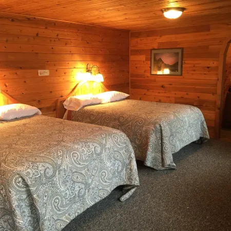 Whistling Swan Motel